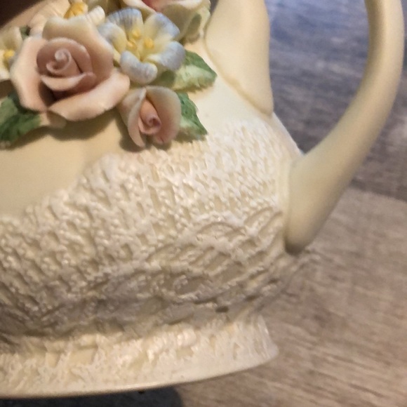 Tea Pot Music Box - Picture 6 of 10